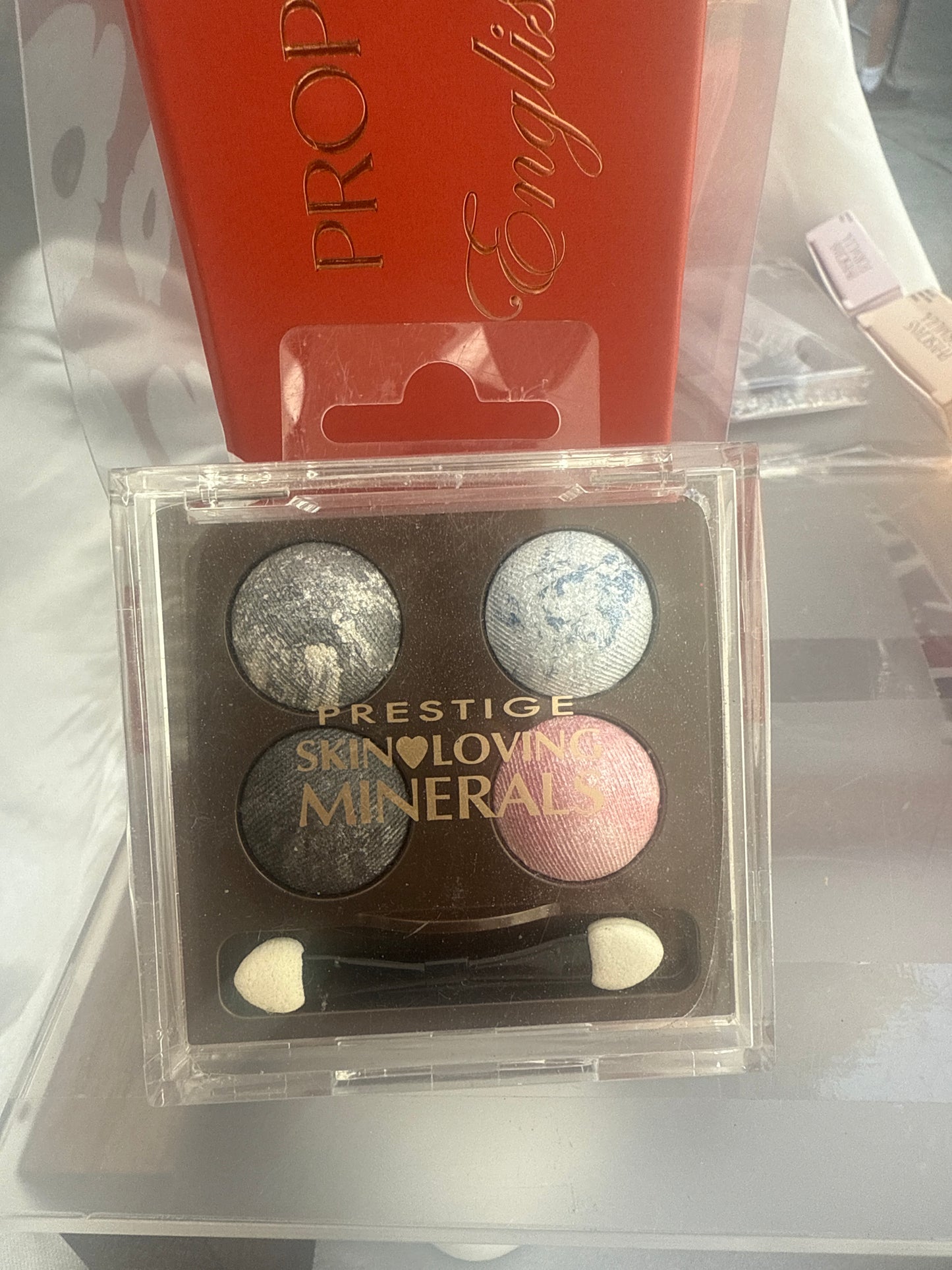 Eye shadow palette